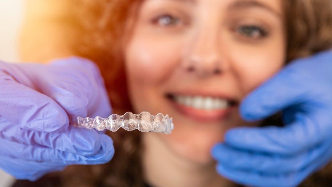 A step-by-step guide to cleaning your Invisible aligners.